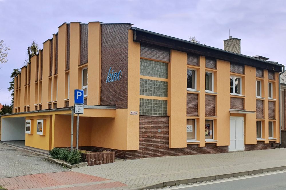 Kino Velký Týnec, barva bílá